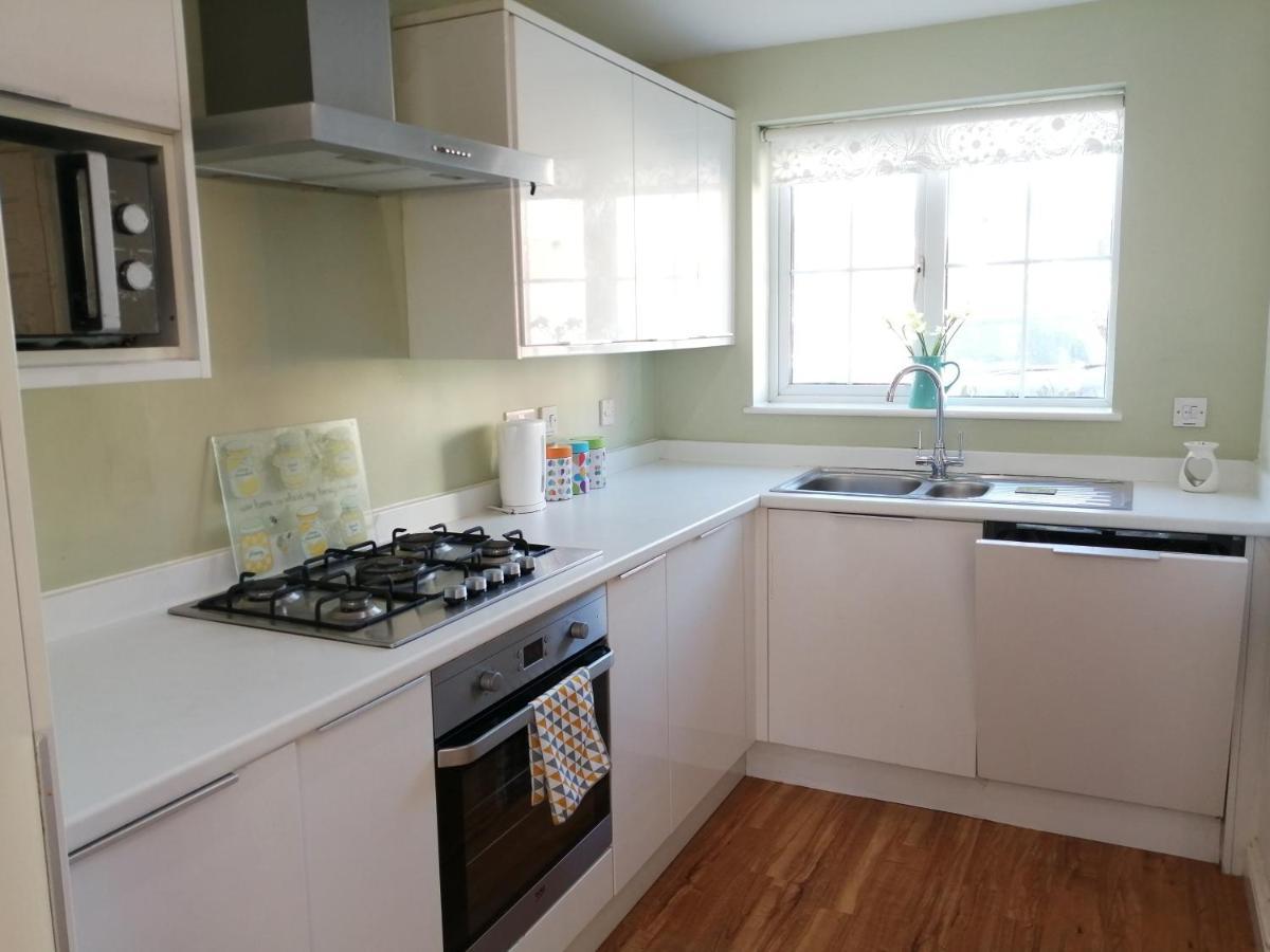 Spacious Townhouse With Sea Views Near Cardiff Бари Екстериор снимка