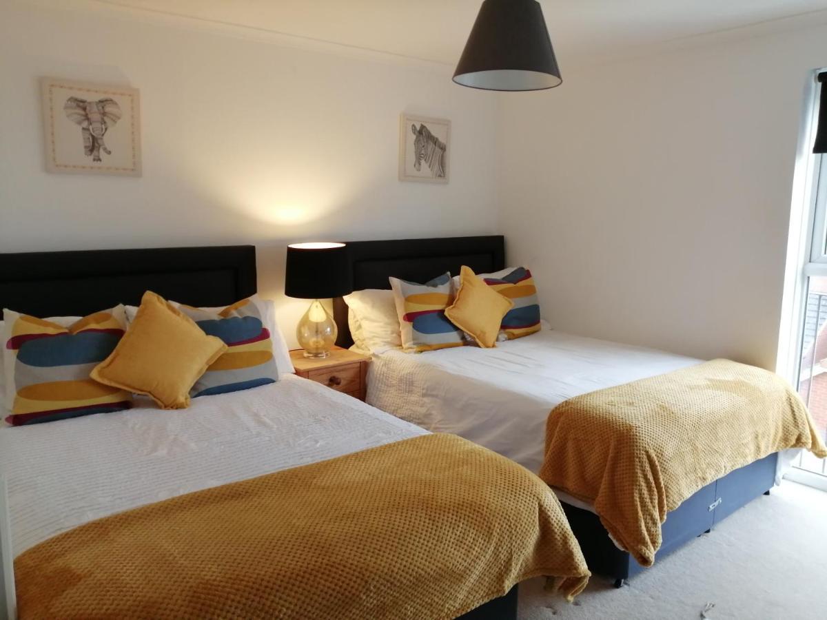 Spacious Townhouse With Sea Views Near Cardiff Бари Екстериор снимка