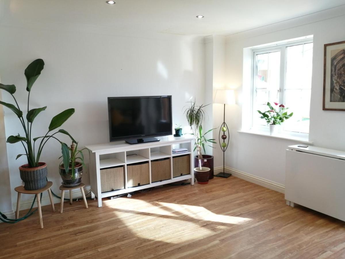 Spacious Townhouse With Sea Views Near Cardiff Бари Екстериор снимка