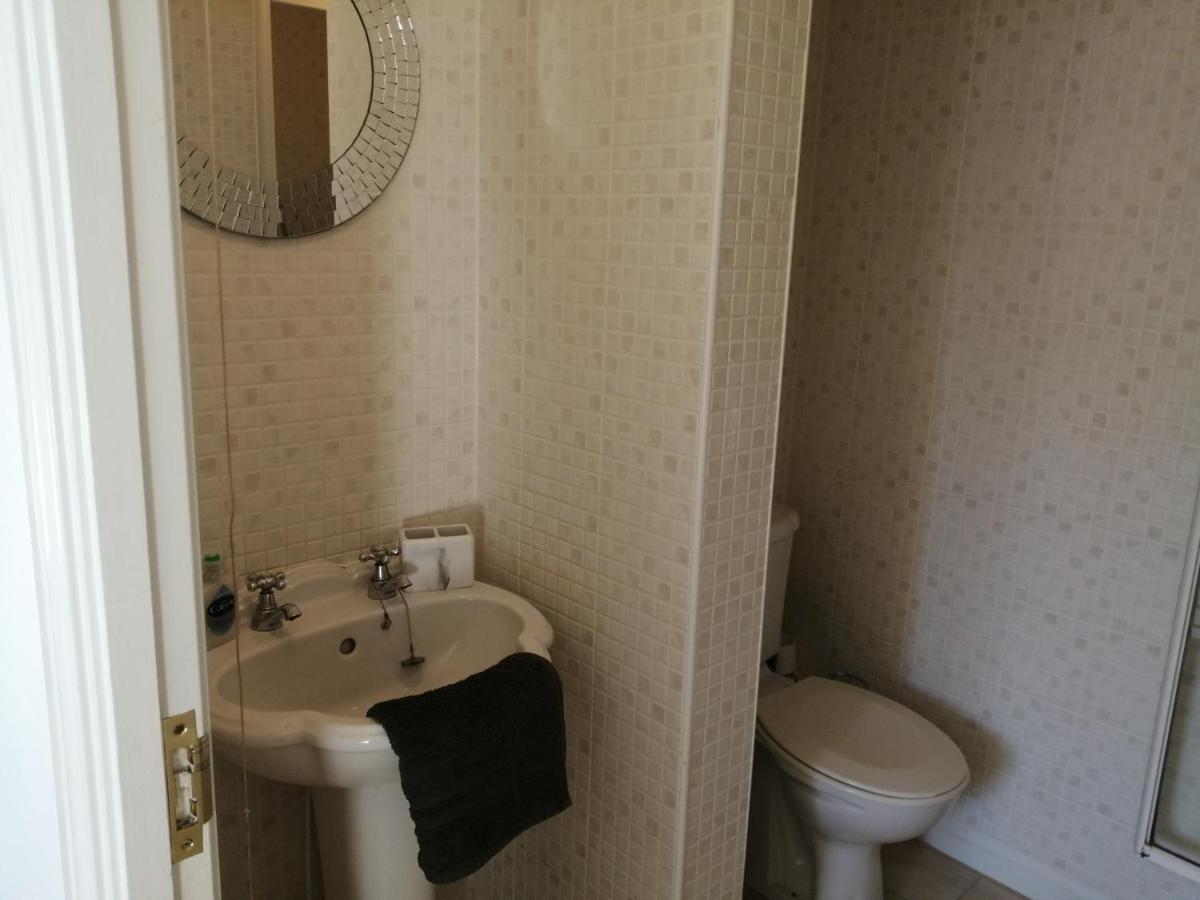 Spacious Townhouse With Sea Views Near Cardiff Бари Екстериор снимка